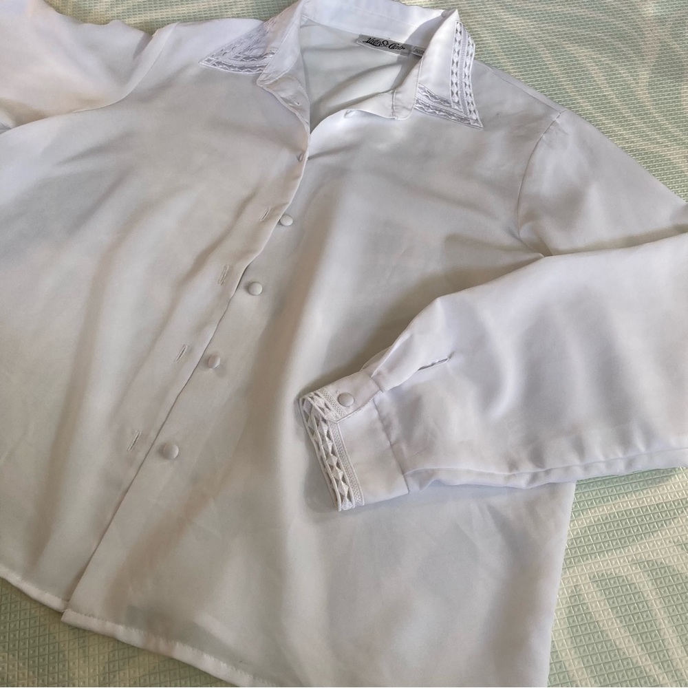 White button down lace cut out collar vintage dress shirt long sleeves